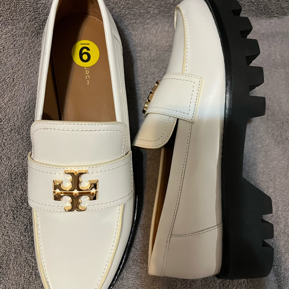 Tory Burch Mini Elder Chunky White Leather Gold Logo Loafer Black
Rubber Sole 9